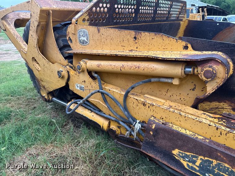 image for item ED5709 2012 John Deere 2112C scraper