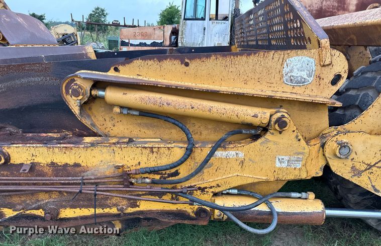 image for item ED5709 2012 John Deere 2112C scraper