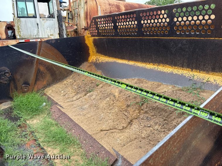 image for item ED5709 2012 John Deere 2112C scraper