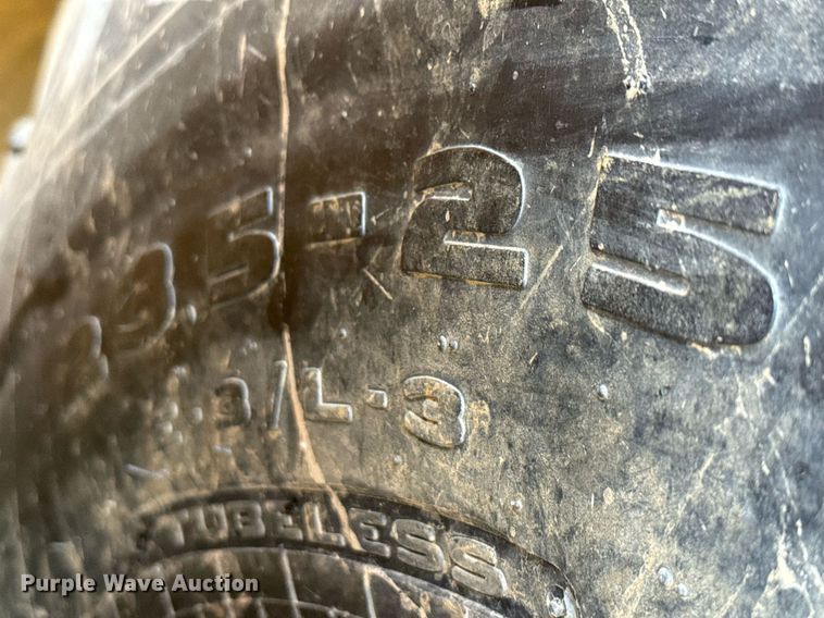 image for item ED5709 2012 John Deere 2112C scraper