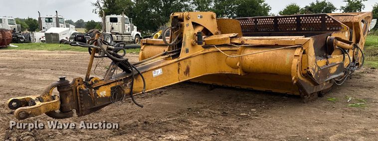 image for item ED5710 John Deere 2112C scraper