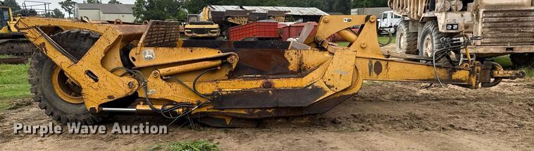 image for item ED5710 John Deere 2112C scraper