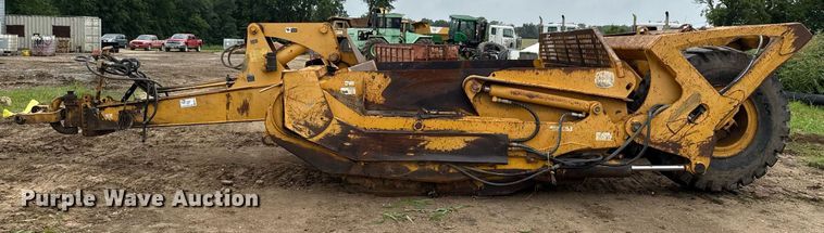 image for item ED5710 John Deere 2112C scraper