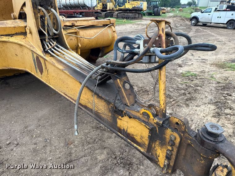 image for item ED5710 John Deere 2112C scraper