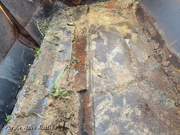 image for item ED5710 John Deere 2112C scraper