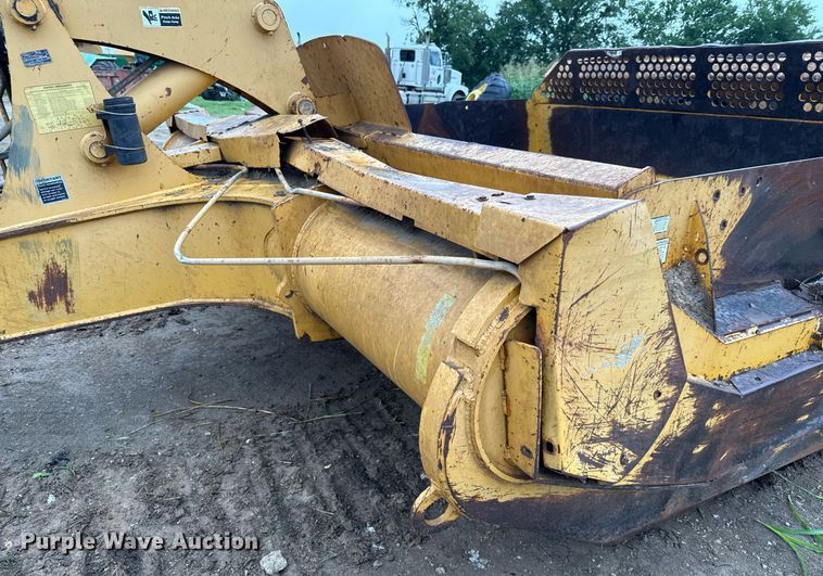 image for item ED5710 John Deere 2112C scraper