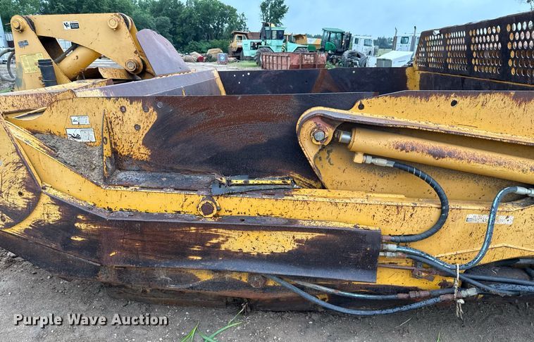 image for item ED5710 John Deere 2112C scraper