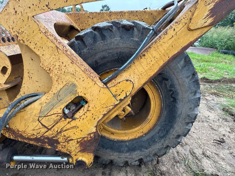 image for item ED5710 John Deere 2112C scraper