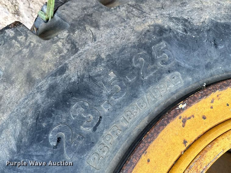 image for item ED5710 John Deere 2112C scraper