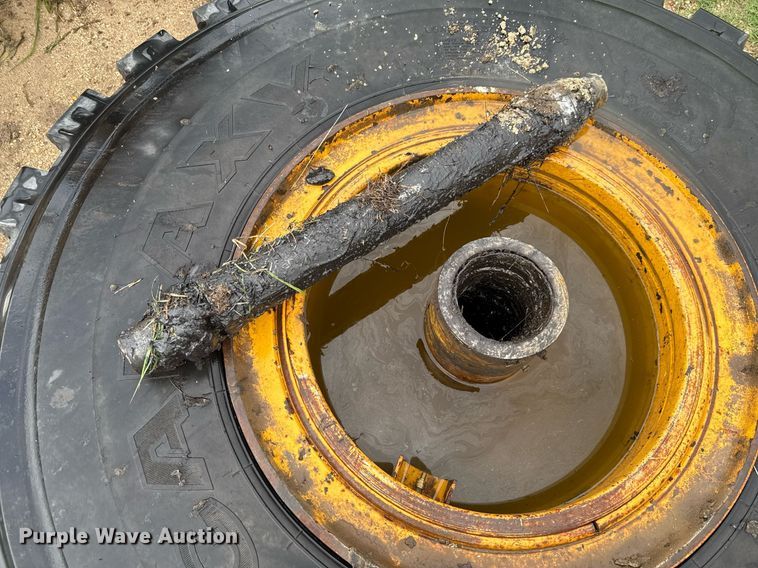 image for item ED5710 John Deere 2112C scraper