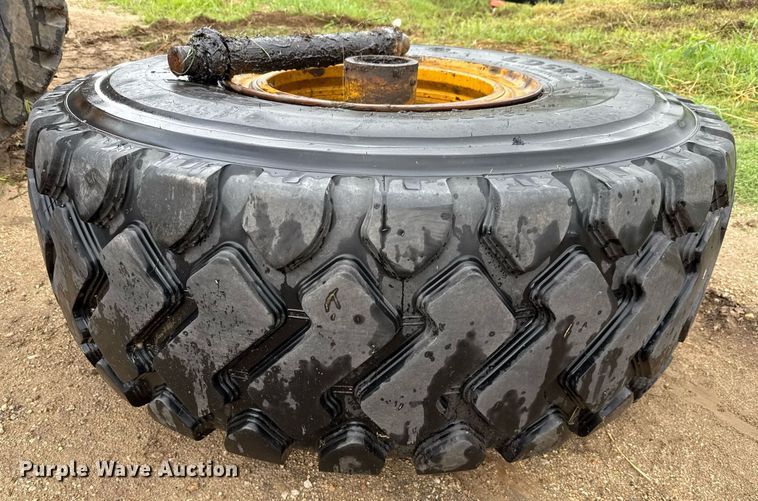 image for item ED5710 John Deere 2112C scraper