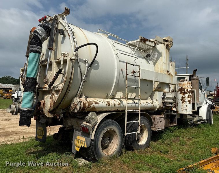 image for item ED5712 2006 Sterling L9500 vacuum truck