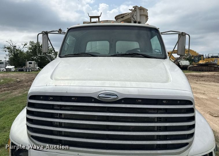 image for item ED5712 2006 Sterling L9500 vacuum truck