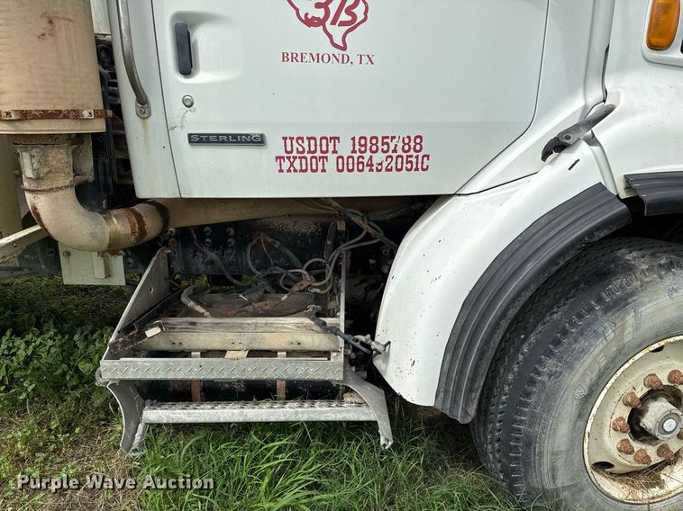 image for item ED5712 2006 Sterling L9500 vacuum truck