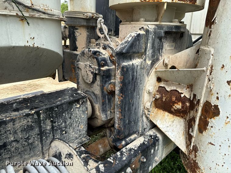 image for item ED5712 2006 Sterling L9500 vacuum truck