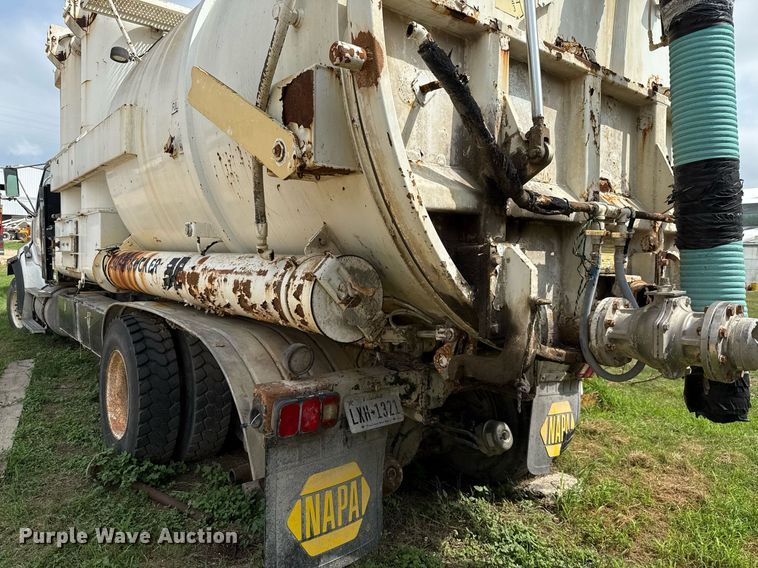 image for item ED5712 2006 Sterling L9500 vacuum truck