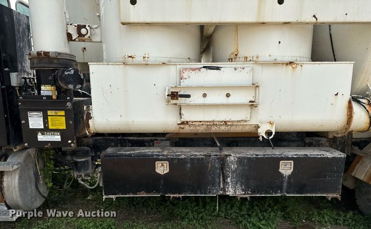 image for item ED5712 2006 Sterling L9500 vacuum truck