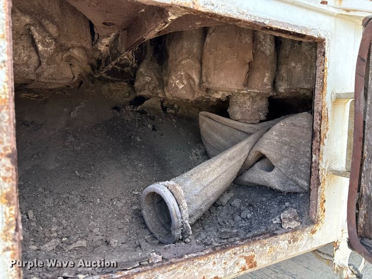 image for item ED5712 2006 Sterling L9500 vacuum truck