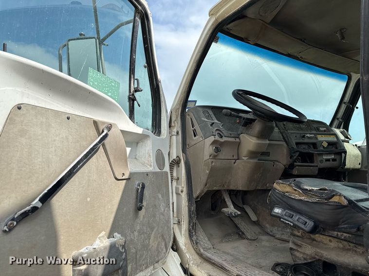 image for item ED5712 2006 Sterling L9500 vacuum truck