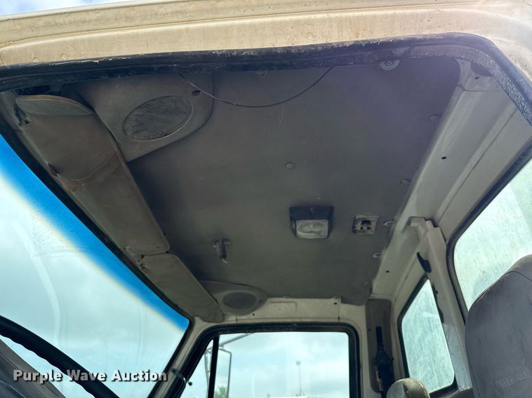 image for item ED5712 2006 Sterling L9500 vacuum truck