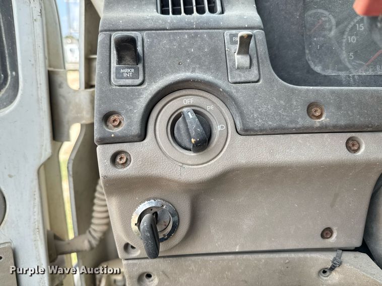 image for item ED5712 2006 Sterling L9500 vacuum truck