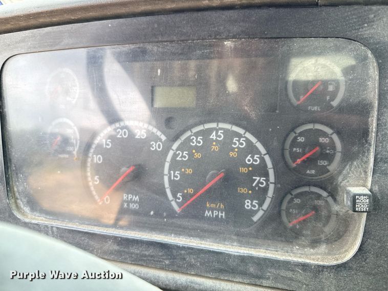 image for item ED5712 2006 Sterling L9500 vacuum truck