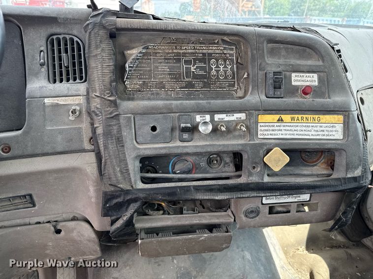 image for item ED5712 2006 Sterling L9500 vacuum truck