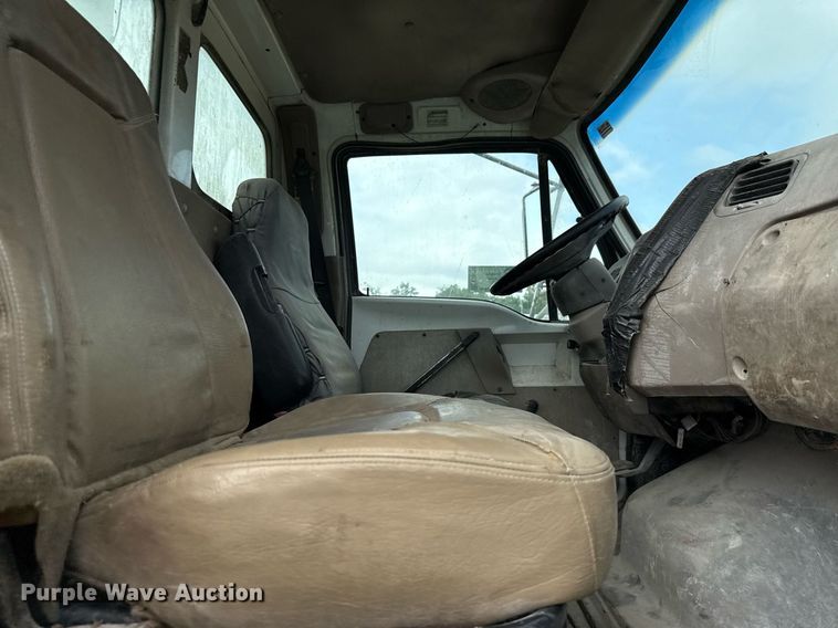 image for item ED5712 2006 Sterling L9500 vacuum truck