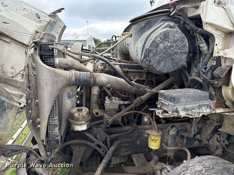 image for item ED5712 2006 Sterling L9500 vacuum truck