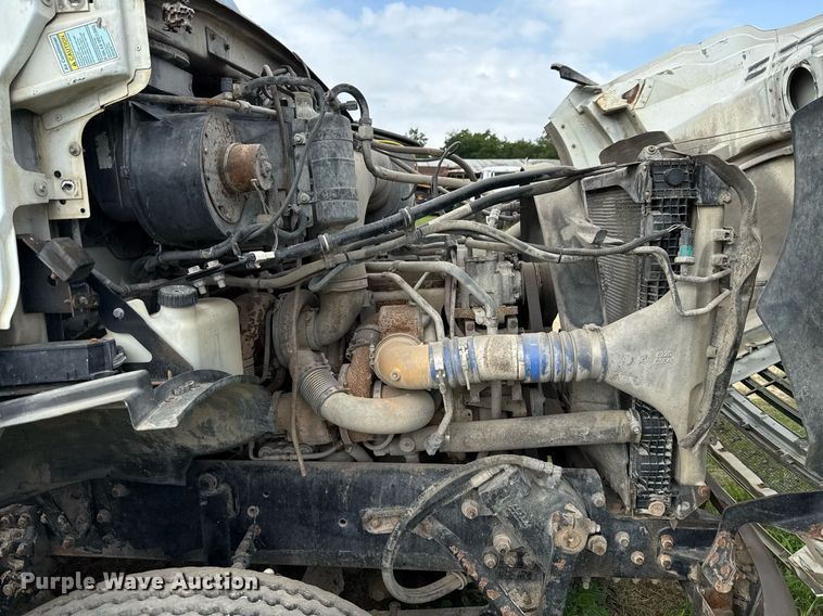 image for item ED5712 2006 Sterling L9500 vacuum truck