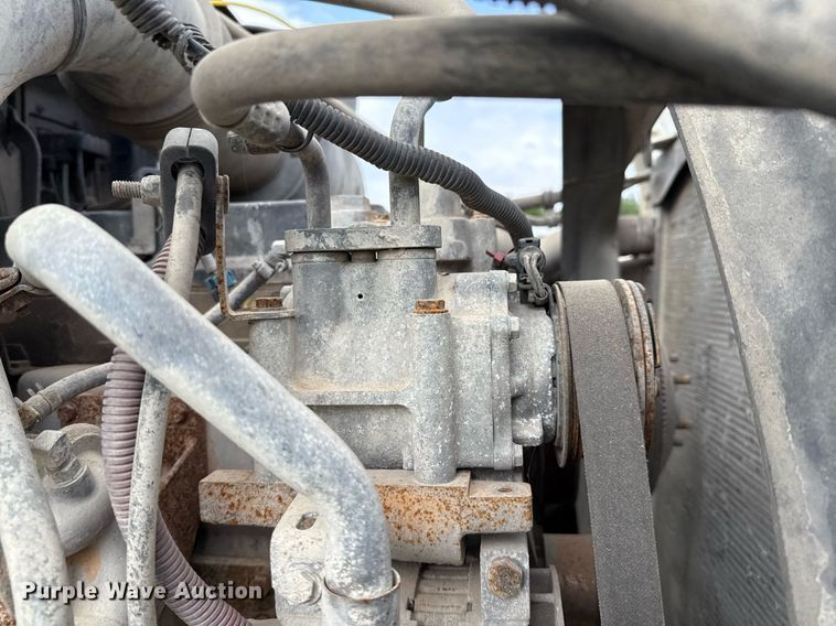 image for item ED5712 2006 Sterling L9500 vacuum truck