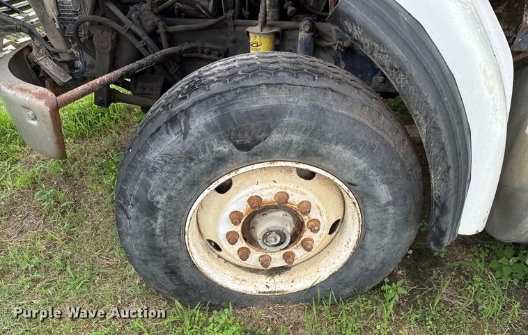 image for item ED5712 2006 Sterling L9500 vacuum truck