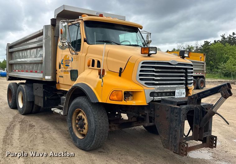 image for item EF2034 2001 Sterling L-Line dump truck
