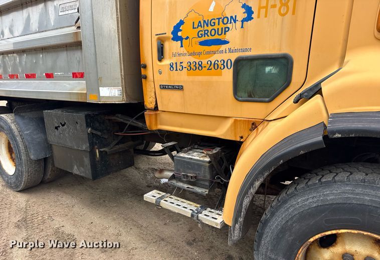 image for item EF2034 2001 Sterling L-Line dump truck