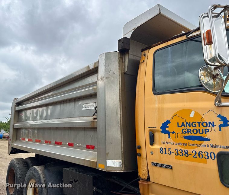 image for item EF2034 2001 Sterling L-Line dump truck