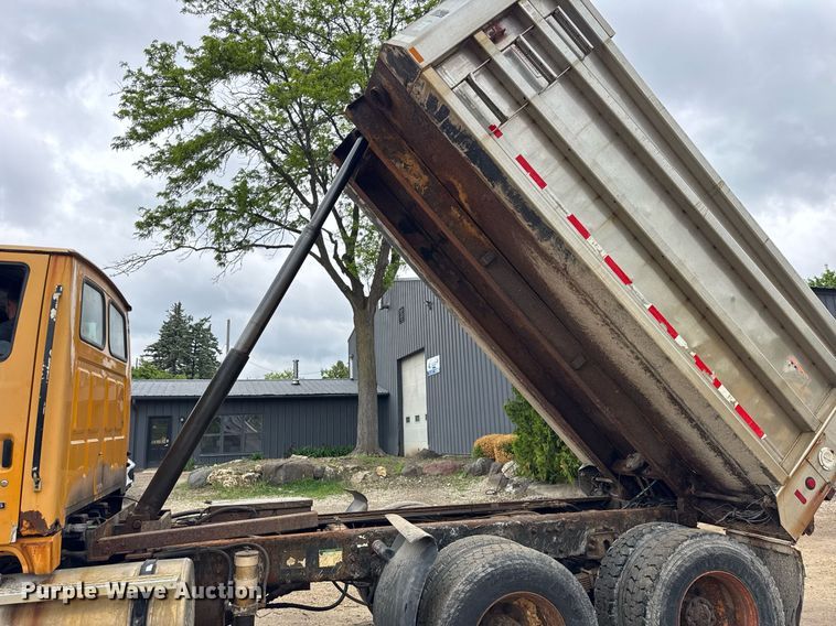image for item EF2034 2001 Sterling L-Line dump truck