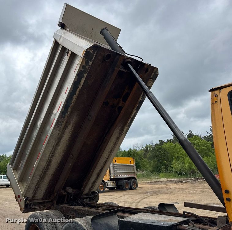 image for item EF2034 2001 Sterling L-Line dump truck