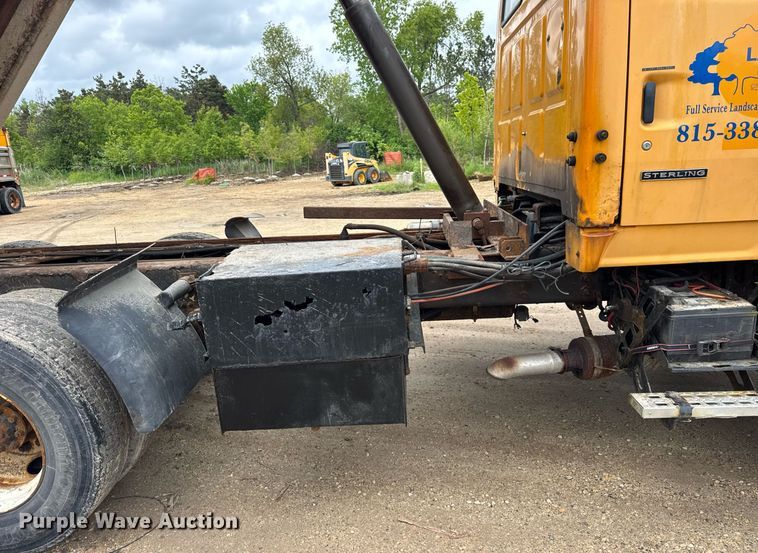 image for item EF2034 2001 Sterling L-Line dump truck
