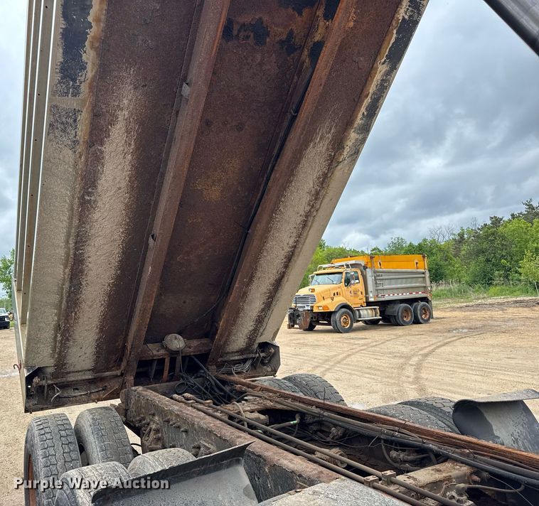 image for item EF2034 2001 Sterling L-Line dump truck