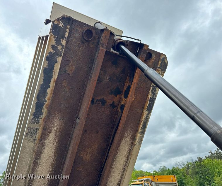 image for item EF2034 2001 Sterling L-Line dump truck