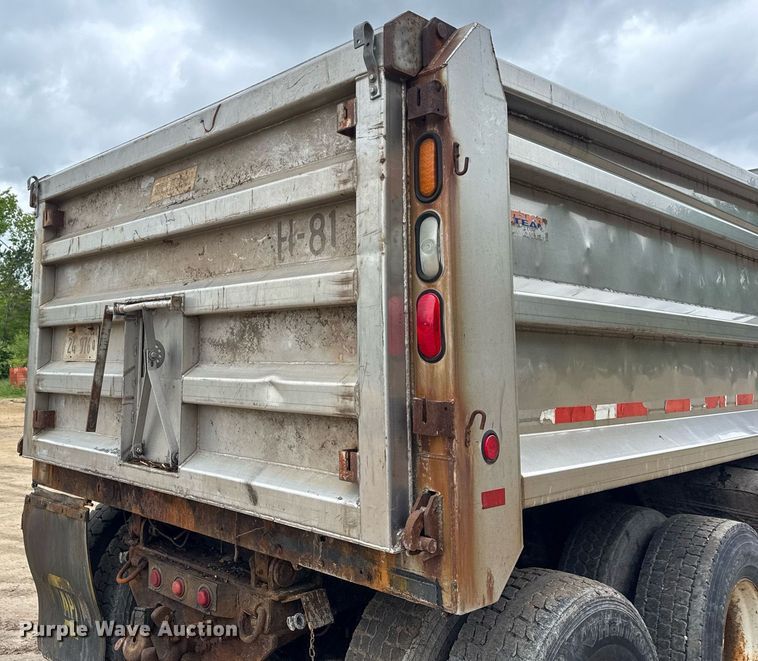 image for item EF2034 2001 Sterling L-Line dump truck