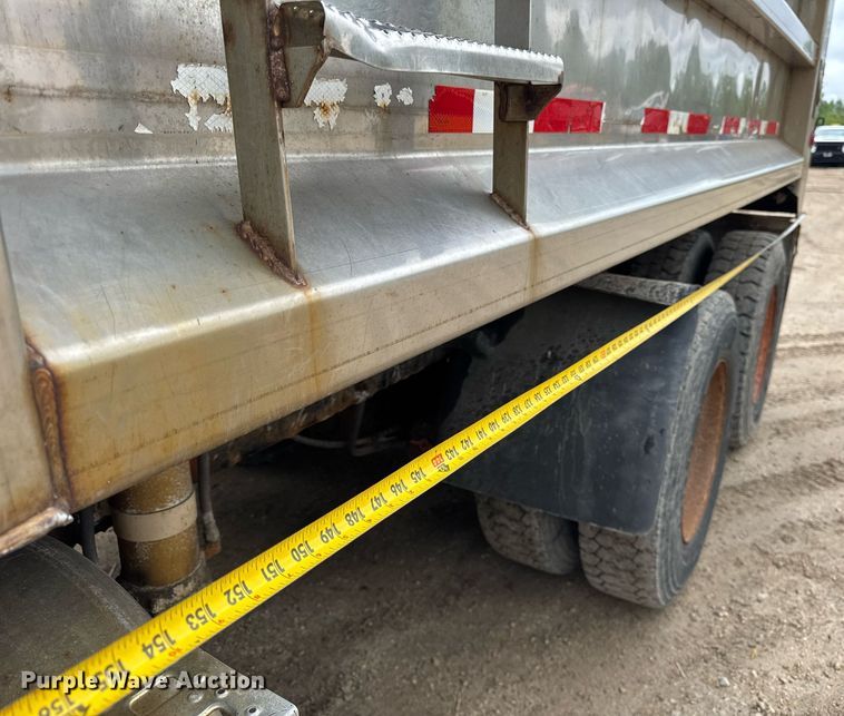 image for item EF2034 2001 Sterling L-Line dump truck