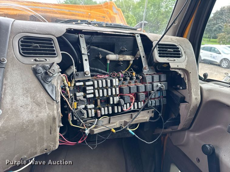 image for item EF2034 2001 Sterling L-Line dump truck