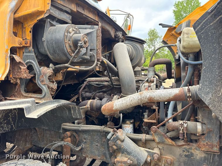 image for item EF2034 2001 Sterling L-Line dump truck