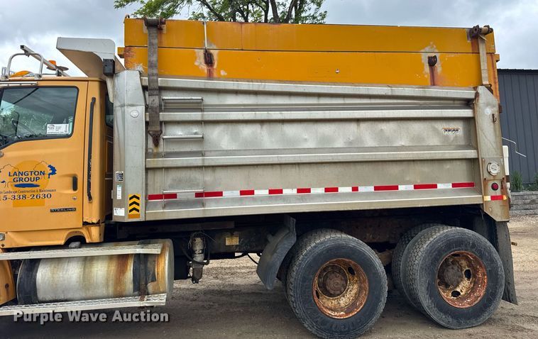 image for item EF2035 2001 Sterling LT8500 dump truck