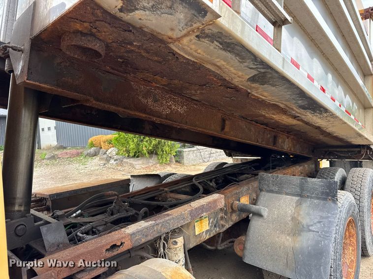 image for item EF2035 2001 Sterling LT8500 dump truck