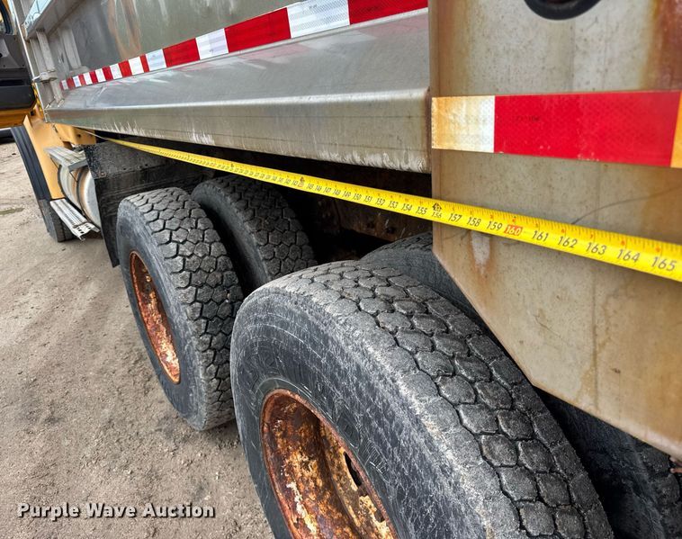 image for item EF2035 2001 Sterling LT8500 dump truck