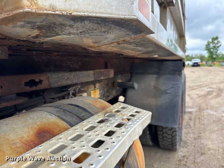 image for item EF2035 2001 Sterling LT8500 dump truck