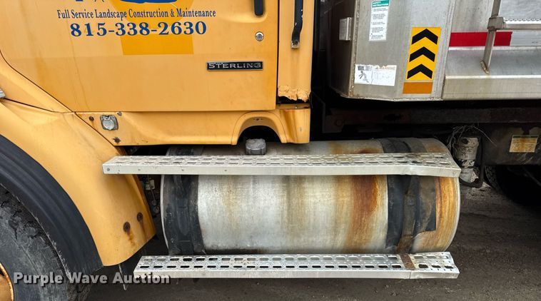 image for item EF2035 2001 Sterling LT8500 dump truck