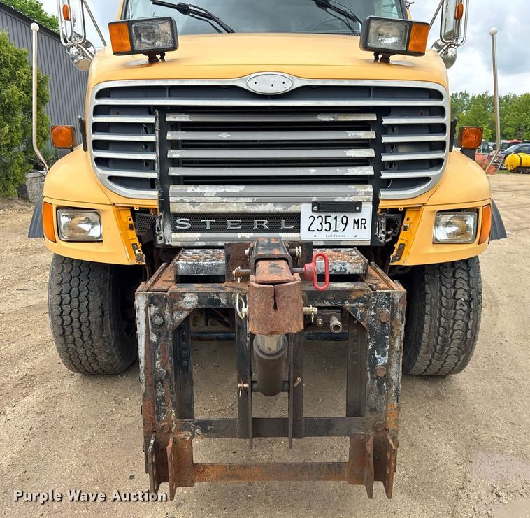 image for item EF2035 2001 Sterling LT8500 dump truck